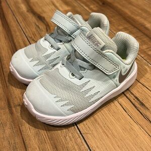 Nike star runner Blue toddler shoes 5c